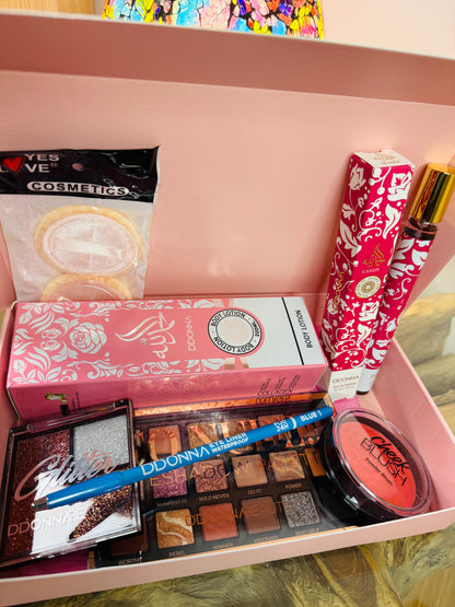 TaylieBox Iconic Girl